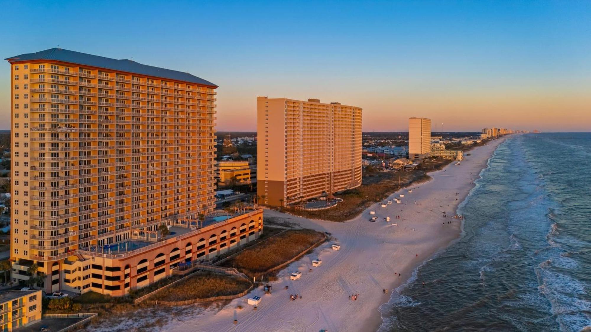 Oceanfront W Pool Pier Park Access Front Retreat By Avantstay Holiday home