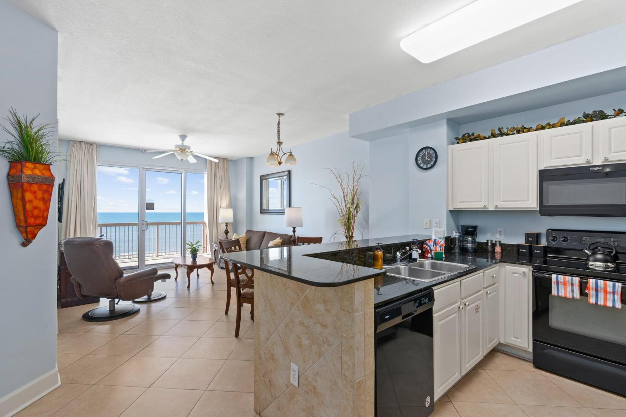 Oceanfront W Pool Pier Park Access Front Retreat By Avantstay Holiday home