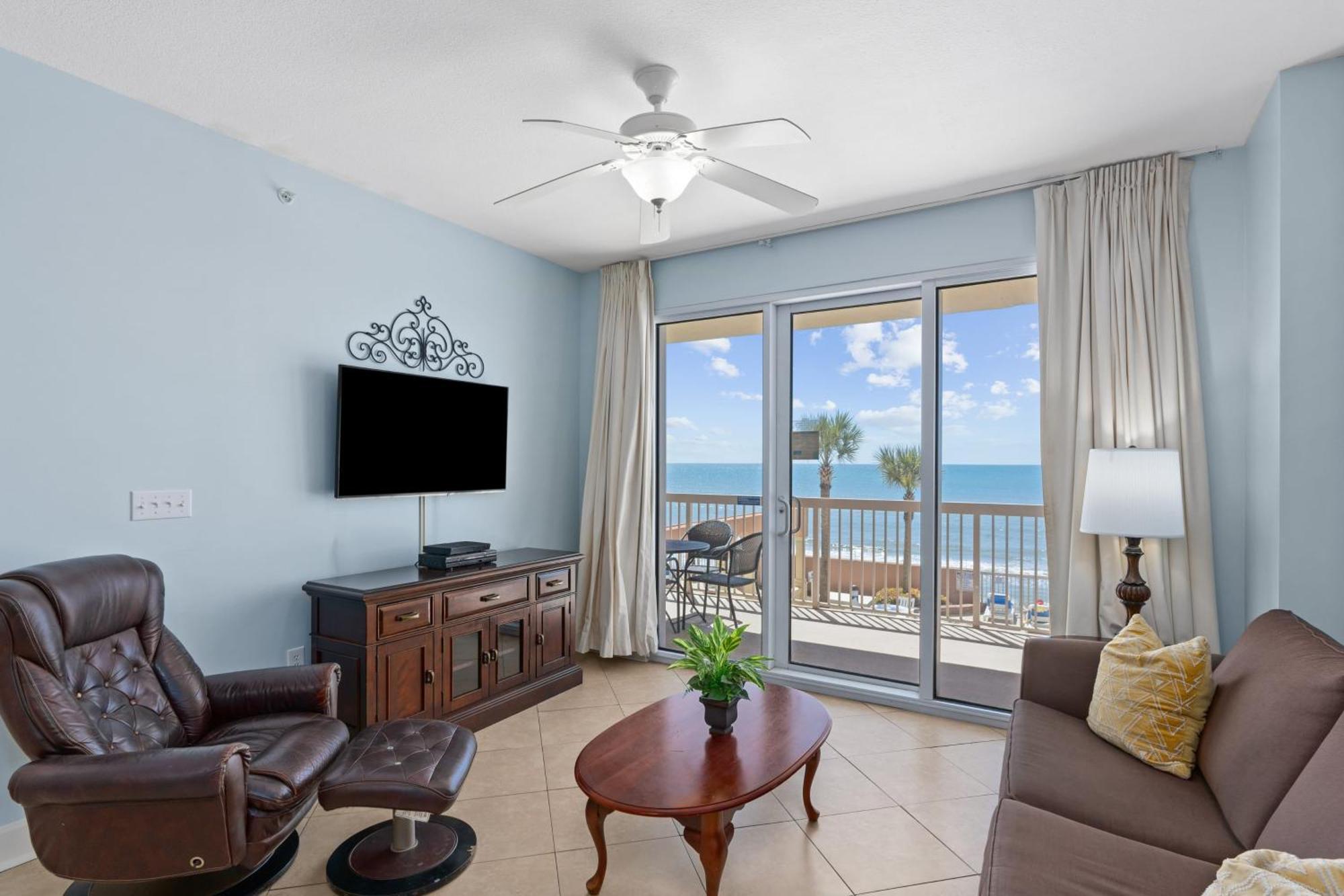 Oceanfront W Pool Pier Park Access Front Retreat By Avantstay Holiday home